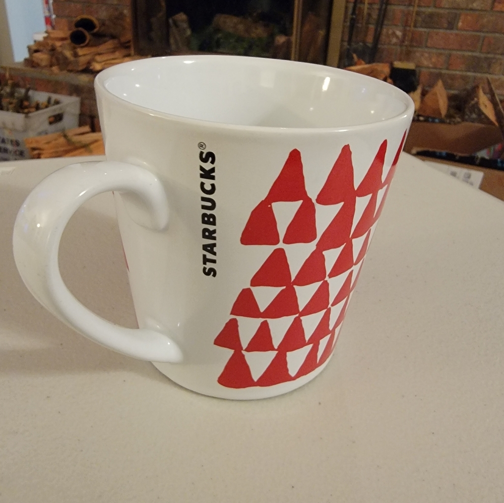 Starbucks 2016 Christmas Collection Red & White Abstract Triangle - Picture 5 of 6